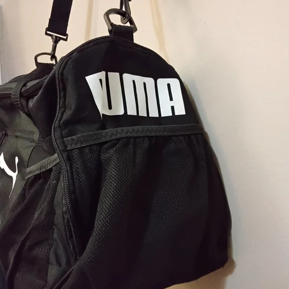 Puma Black Gym Bag with White Logo Duffle  – EUC - Picture 6 of 16
